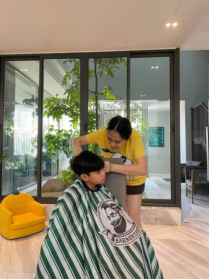 Subeo số hưởng nhất Vbiz: Kim Lý dạy đủ điều, Đàm Thu Trang cắt tóc