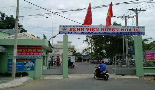 Đi bộ 10km để tiêm vắc xin cụ ông 87 tuổi được CSGT lấy xe chở tận nơi