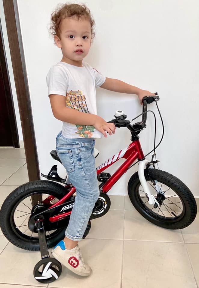 Theo chồng sang Dubai định cư, Kha Mỹ Vân sống hưởng thụ như bà hoàng
