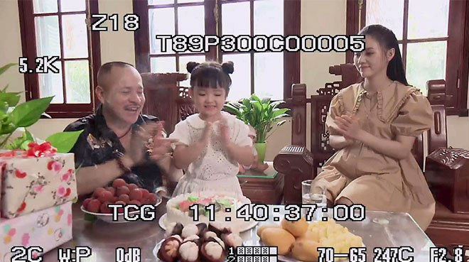 Thy ngày bé của Hương Vị Tình Thân là mẫu nhí kiếm tiền siêu khủng