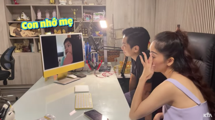 Toàn cảch clip Khánh Thi khóc nức nở khi gọi con: Hết dịch ba mẹ về