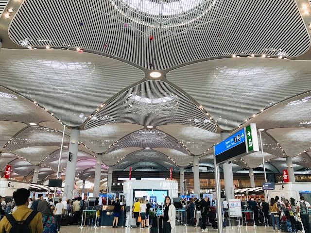 Top 10 sân bay tốt nhất thế giới 2021: Việt Nam góp mặt với 1 cái tên