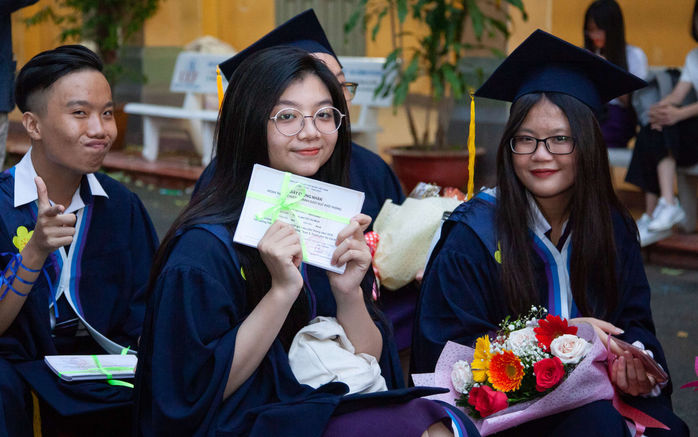 Bỏ tặng giấy khen HS tiên tiến, mọi thứ giờ chỉ còn là ký ức