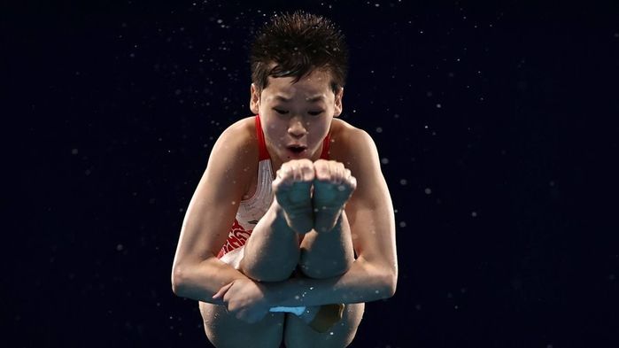 Cô bé 14 tuổi giành HCV Olympic nghèo khó: Muốn tự kiếm tiền cứu mẹ