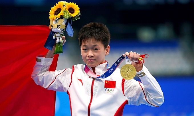 Cô bé 14 tuổi giành HCV Olympic nghèo khó: Muốn tự kiếm tiền cứu mẹ