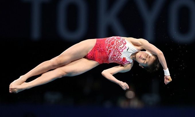 Cô bé 14 tuổi giành HCV Olympic nghèo khó: Muốn tự kiếm tiền cứu mẹ