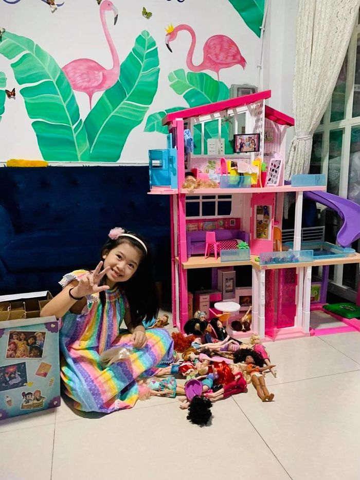 Xuân Lan tặng quà sinh nhật Lavie, dặn mọi người đừng thương hại bé