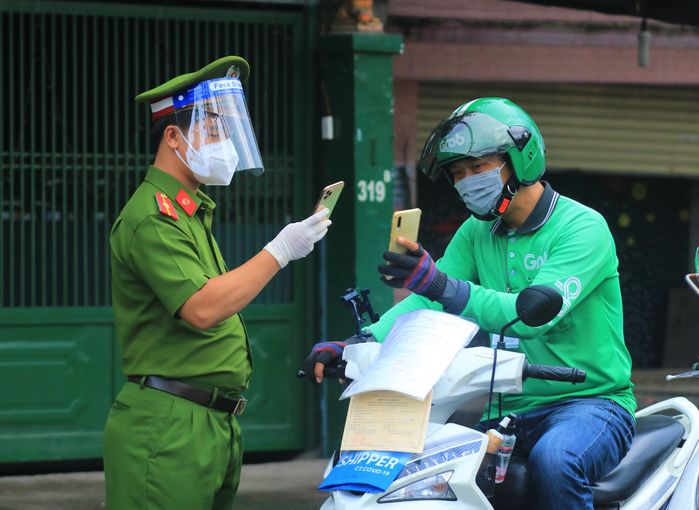 1 chuỗi siêu thị giảm giá 200 mặt hàng khi TP.HCM kéo dài giãn cách