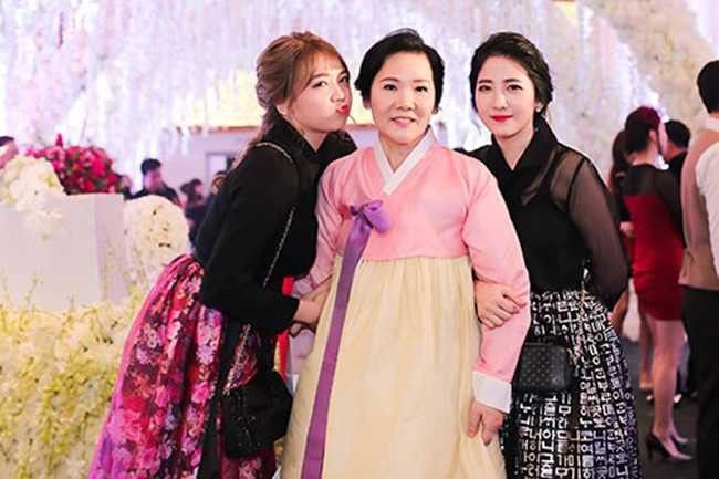 Những em gái xinh như Hoa hậu của sao Việt nhưng nói không với Vbiz