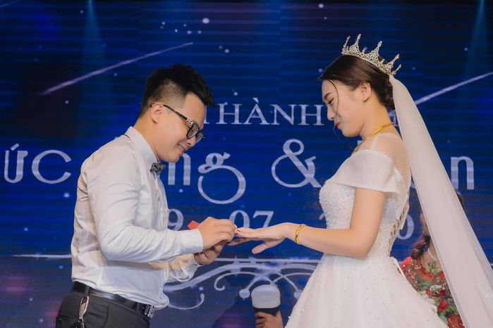 3 ngày đi rửa chén thuê, cô gái được ông chủ hơn 14 tuổi tỏ tình