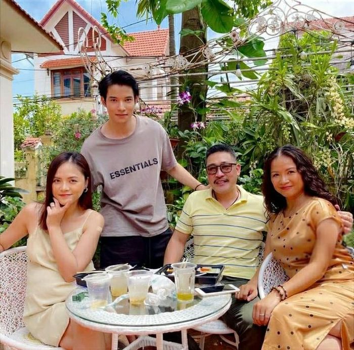 Sao Việt 24h: Việt Hương thông báo dừng làm từ thiện phát quà