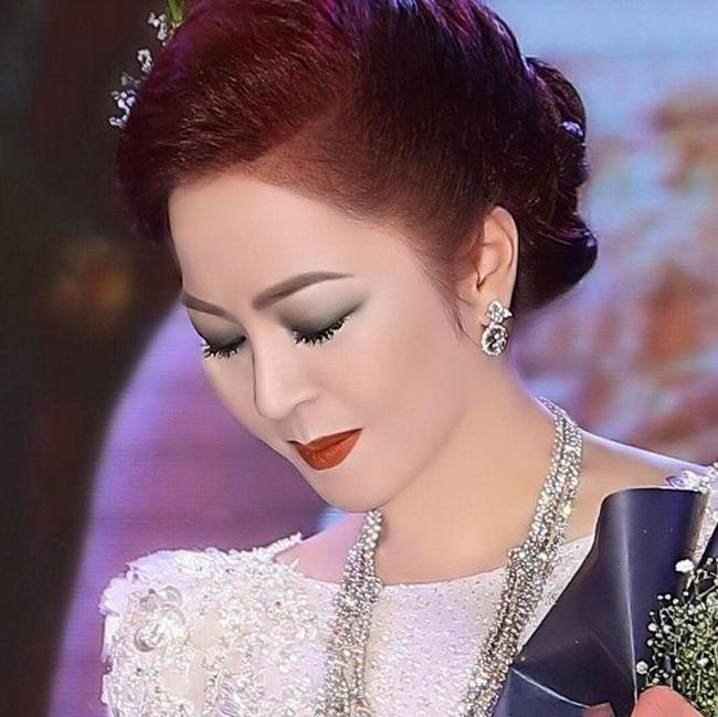 Bà Phương Hằng thông báo mọi chuyện chấm dứt, đóng quỹ Hằng Hữu