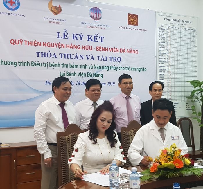 Bà Phương Hằng thông báo mọi chuyện chấm dứt, đóng quỹ Hằng Hữu