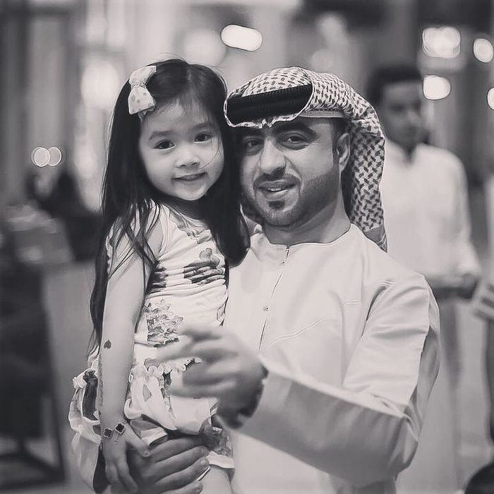Bé gái từng được đại gia Dubai nhận nuôi: Bắt đầu trổ mã ở tuổi 11