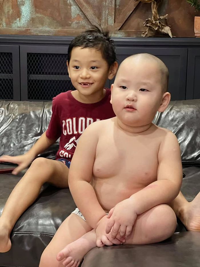 Bé Hưng nhà Trà My khiến fan xuýt xoa: “Gấp đôi anh 2 rồi con
