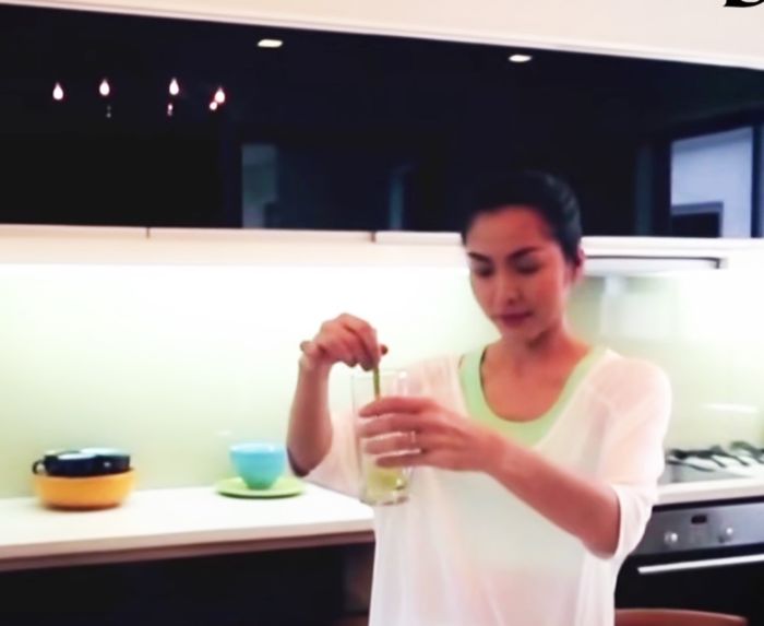 Bí quyết làm nên nhan sắc không tuổi của Hà Tăng: Trái cây là bữa sáng