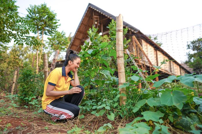 Các đại gia Vbiz giàu có vẫn xài đồ chợ: Bật ngửa với Lý Nhã Kỳ