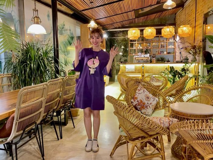 Các đại gia Vbiz giàu có vẫn xài đồ chợ: Bật ngửa với Lý Nhã Kỳ