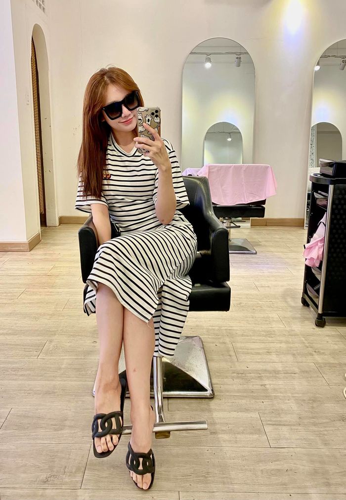 Các đại gia Vbiz giàu có vẫn xài đồ chợ: Bật ngửa với Lý Nhã Kỳ