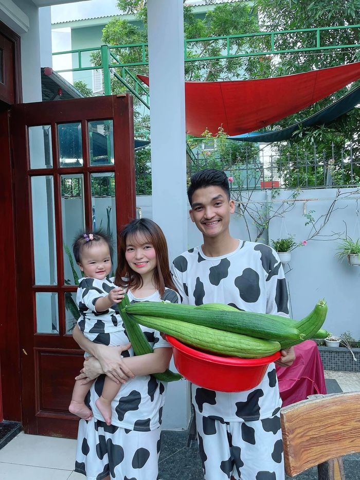 Cách các cặp sao Vbiz gọi nhau: Trường Giang gọi vợ là yêu thương
