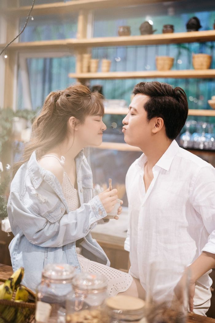 Cách các cặp sao Vbiz gọi nhau: Trường Giang gọi vợ là yêu thương