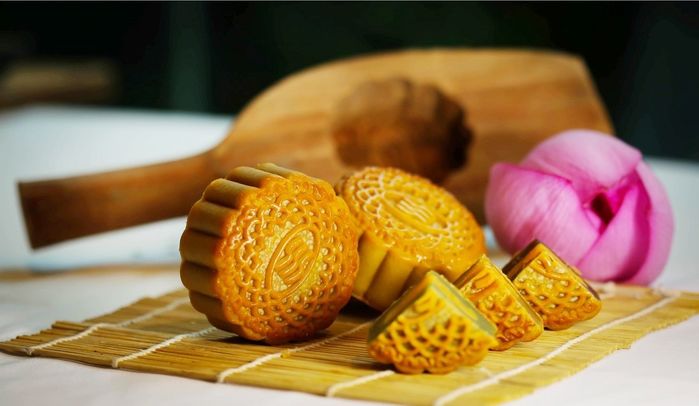 Cần đi bộ 1 tiếng mới tiêu hao hết calo từ miếng bánh trung thu 60gr