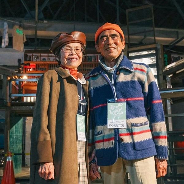 Cặp đôi 70 tuổi khiến giới trẻ phục sát đất vì gu thời trang chất lừ