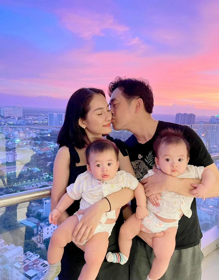 Cặp sao Đừng Như Thói Quen: Người sinh đôi, người làm bố sau 4 tháng