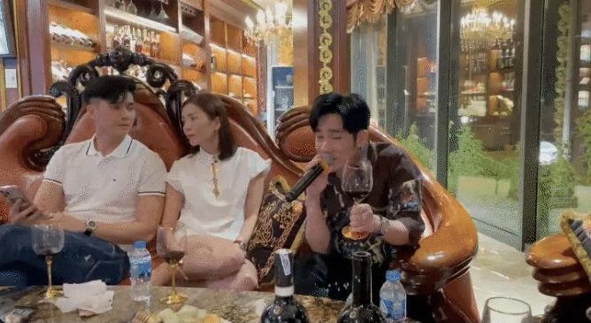 Cặp đôi Vbiz vui Trung thu: Huy Trần - Ngô Thanh Vân đã chịu công khai