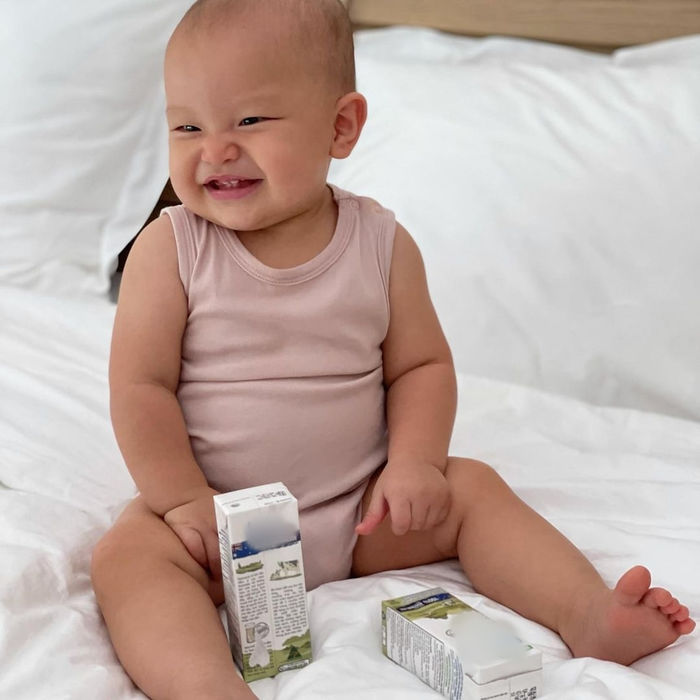 Leon mượn đồ chị Lisa mặc muốn bung chỉ: Tém lại cậu tư ơi!