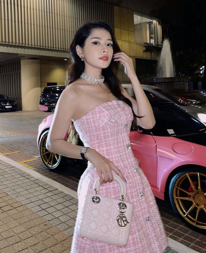 Chi Pu giàu cỡ nào sau 10 năm Nam tiến: nhà xe, đồ hiệu đủ mở shop
