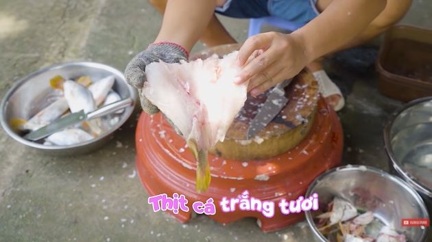 Chiều vợ như Trường Giang: Gói ghém đồ ăn tự làm gửi vợ