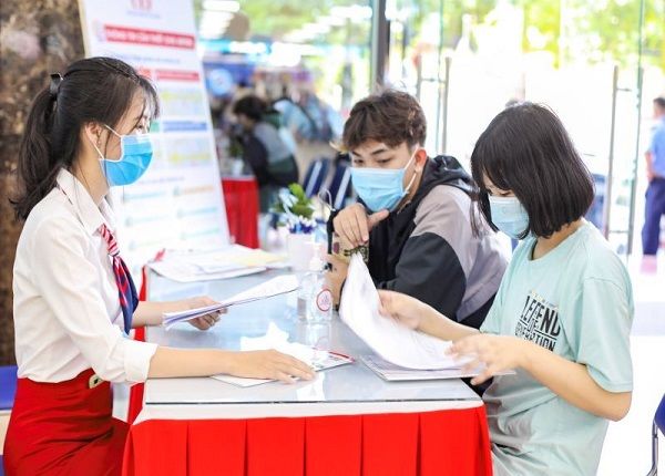 Choáng nặng trước danh sách đồ chuẩn bị cho một tân sinh viên