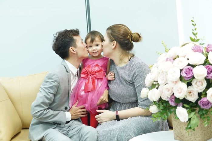 Cô bé nhỏ tuổi giỏi ngoại ngữ nhất VN: 3 tuổi thành thạo 5 thứ tiếng