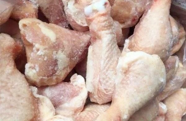 Con gà nào mà cho đùi bự và nhanh thế: Sự thật qua lời kể từ siêu thị