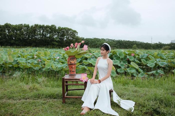 Con gái Hiệp Gà tuổi 17: Xinh như Hoa hậu, tương lai đầy hứa hẹn