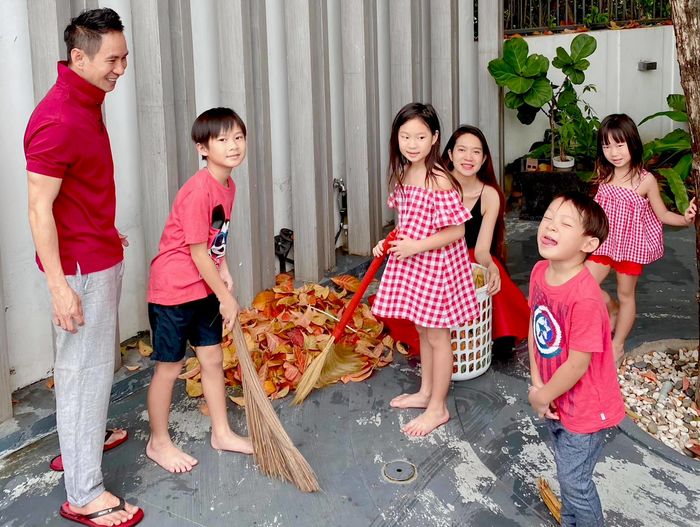 Con gái nhà Lý Hải: Sống trong nhung lụa nhưng đã biết nhiều việc