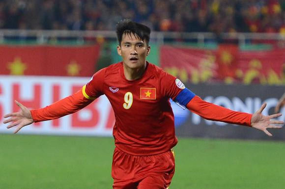 Công Vinh giàu cỡ nào khi cho vợ 40 tỷ tiêu vặt?