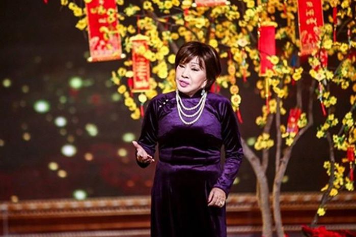 Cuộc đời của nghệ sĩ Hồng Nga: chấp nhận ở Việt Nam 1 mình vì khán giả