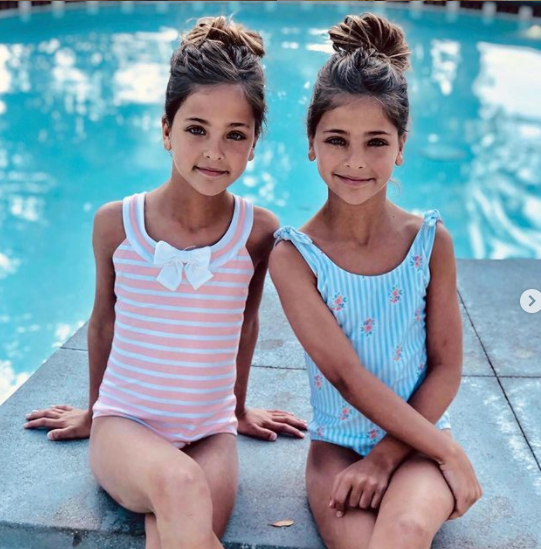Cặp chị em song sinh đẹp nhất TG: 11 tuổi kiếm hàng triệu đô mỗi năm
