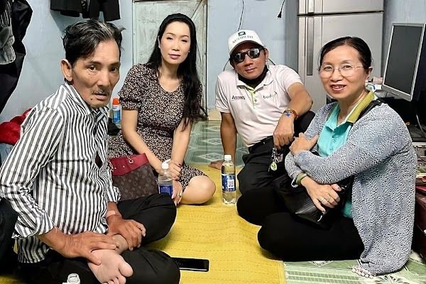 Cuộc sống của nghệ sĩ Thương Tín: xe được tặng đem cho thuê