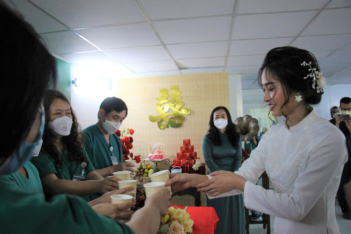 Đám cưới online trong BV dã chiến: vì chọn được ngày tốt không thể dời
