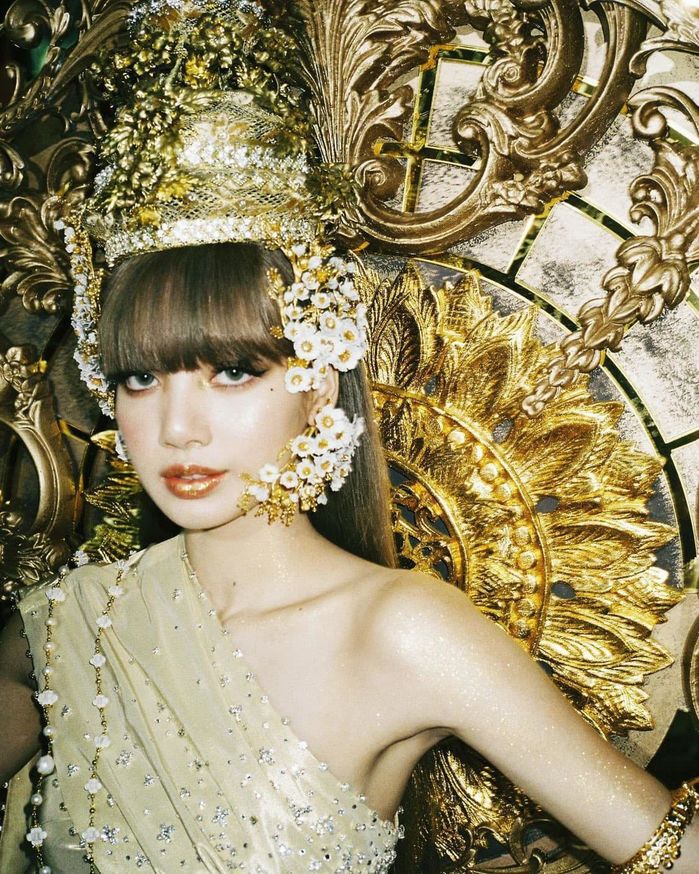 Dàn mỹ nhân Thái diện đồ truyền thống: Lisa có vượt được Baifern?