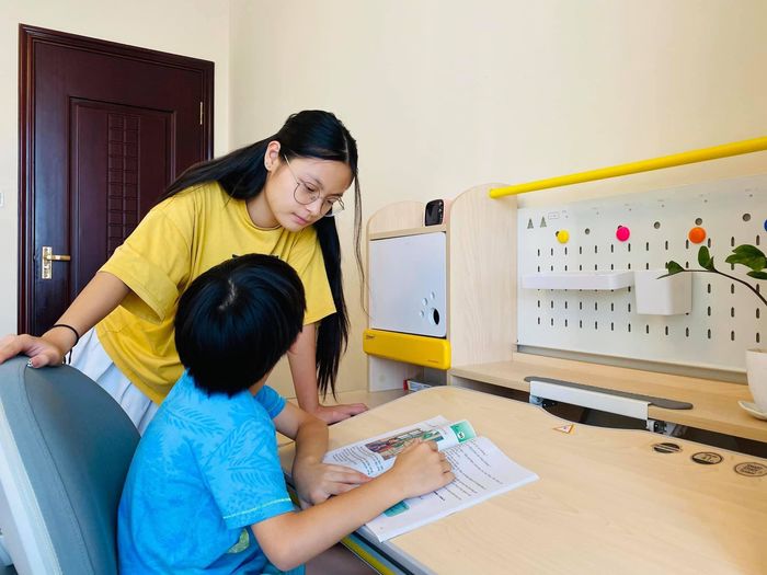 Dàn sao nhí Bố ơi mình đâu thế sau 7 năm: Suti cắt tóc cho bố