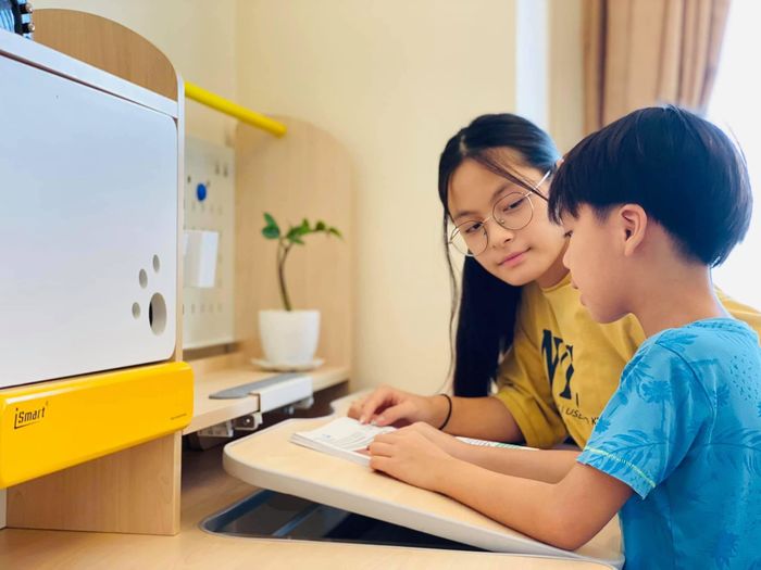 Dàn sao nhí Bố ơi mình đâu thế sau 7 năm: Suti cắt tóc cho bố