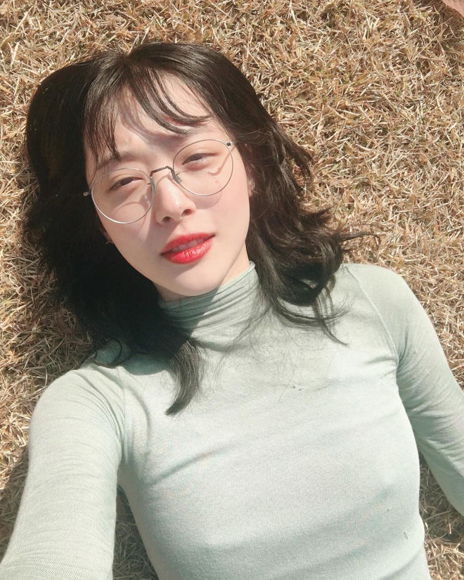 Diễn viên Squid Game giống Sulli như chị em thất lạc: Style cũng y hệt