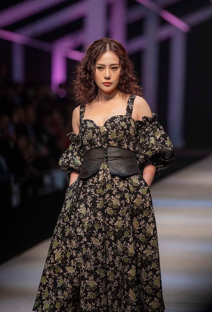 Diễn viên Việt lên sàn catwalk: Nam hơi ngầu, Shark Long ra sao?