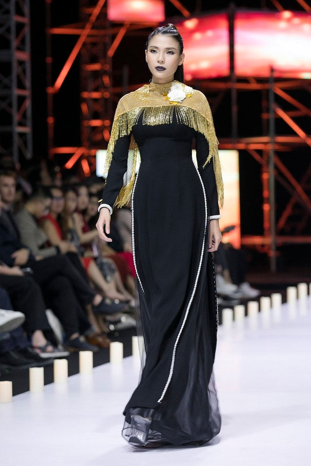 Diễn viên Việt lên sàn catwalk: Nam hơi ngầu, Shark Long ra sao?