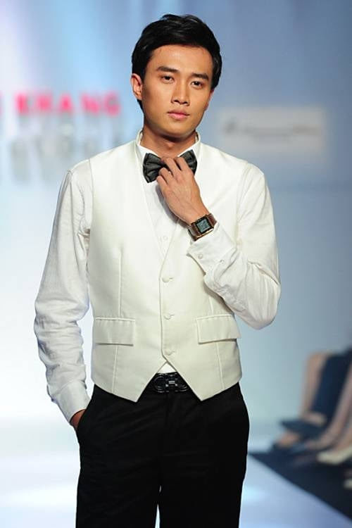 Diễn viên Việt lên sàn catwalk: Nam hơi ngầu, Shark Long ra sao?