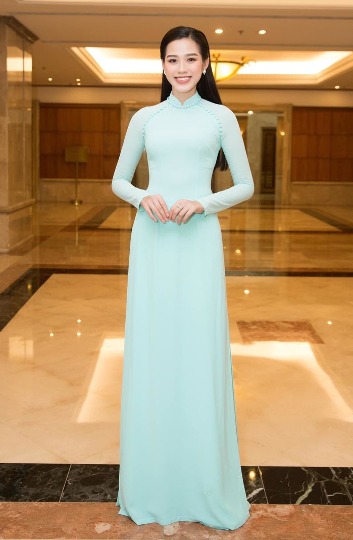Đỗ Thị Hà bắn tiếng Anh, tự tin không dùng phiên dịch tại Miss World